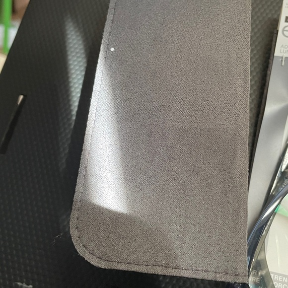 FosterGrant Reading Glasses - Picture 5 of 5